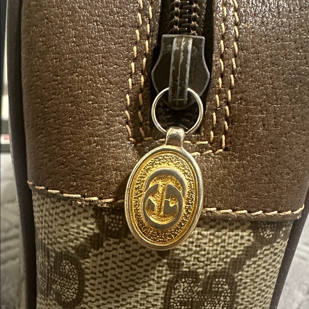 Gucci PVC Pouch - Picture 6 of 16